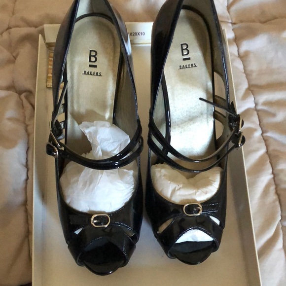 Bakers high heels 8.5 womens leather gloss finish brand new - Picture 1 of 5